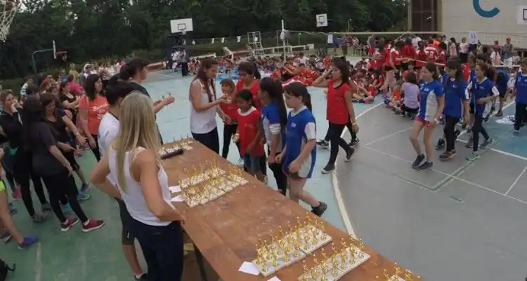 Más de 300 chicos en el Encuentro Nacional de Mini de Náutico