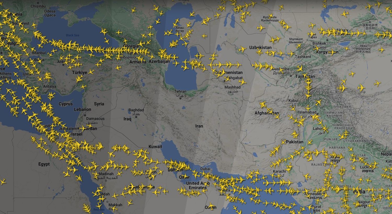 Cierre del espacio aéreo iraní provoca desvío de decenas de vuelos en Medio Oriente