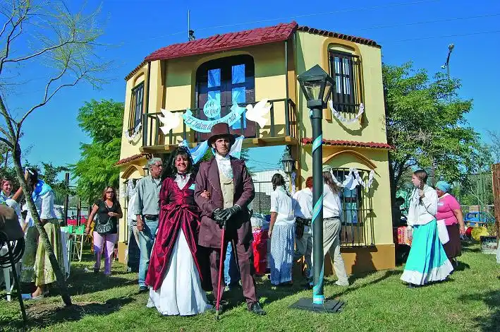 Gualeguaychú celebra el 25 de Mayo con festejo popular en el corsódromo