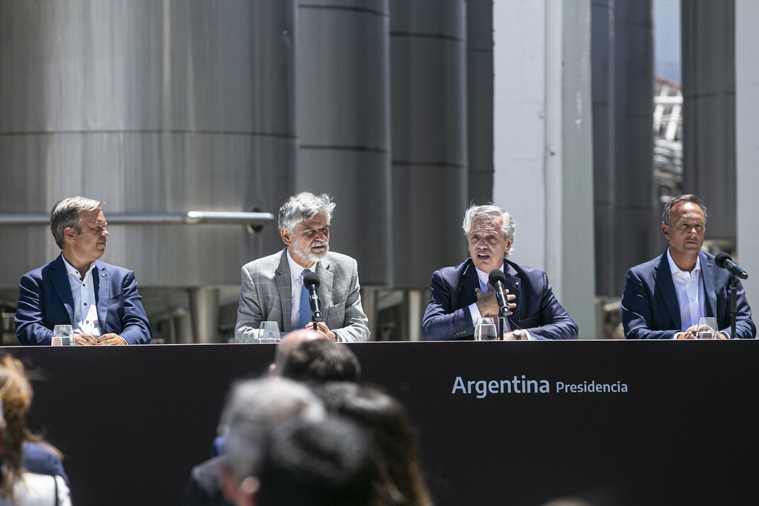 Alberto Fernández en Longchamps: Presentó un alimento desarrollado con tecnología del CONICET