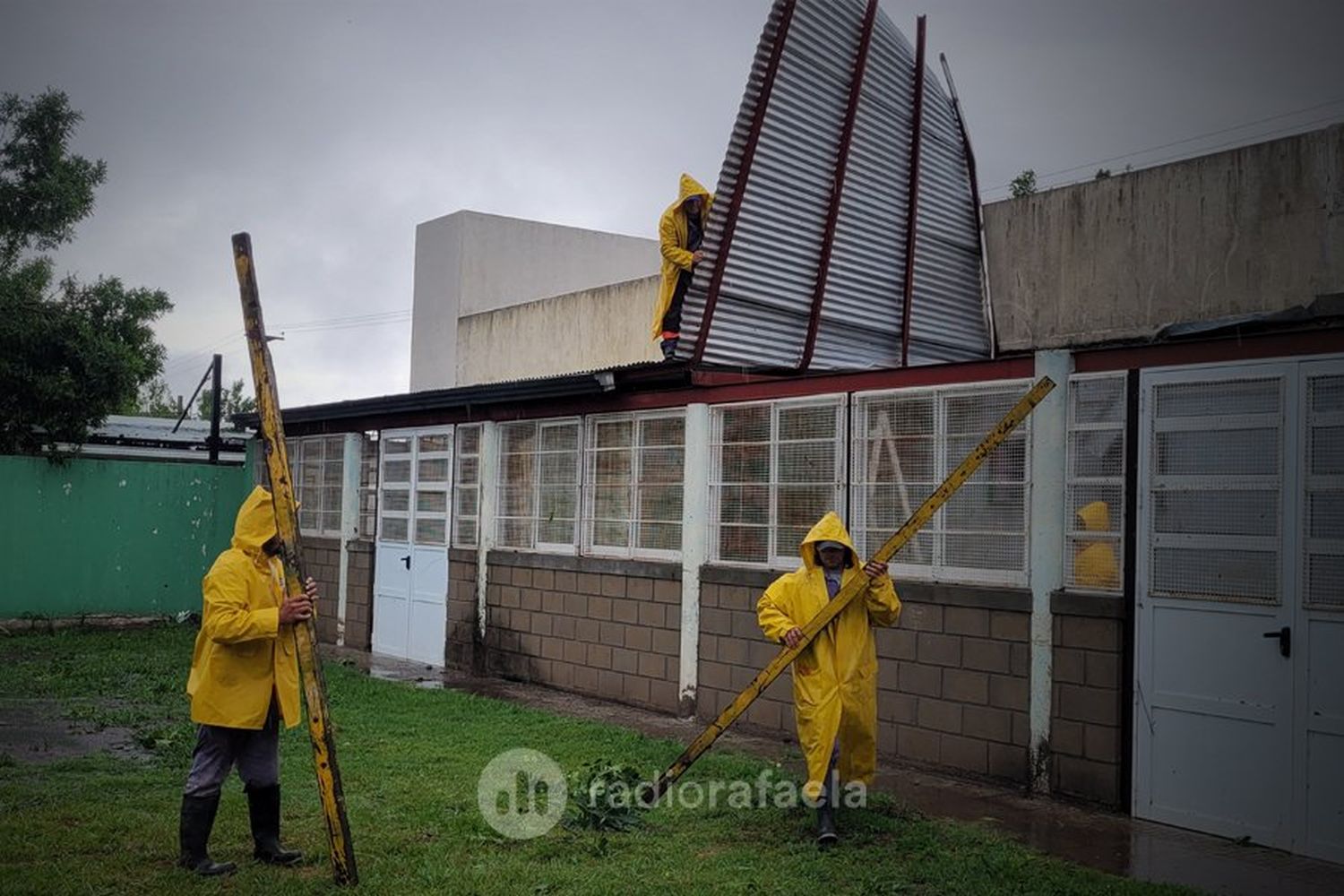 La Escuela Peralta Pino suspendió las clases de este martes por daños del temporal