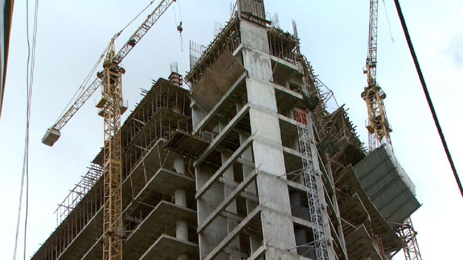 ¿POR CULPA DE QUIÉN? El sector construcción de Venezuela está por el subsuelo