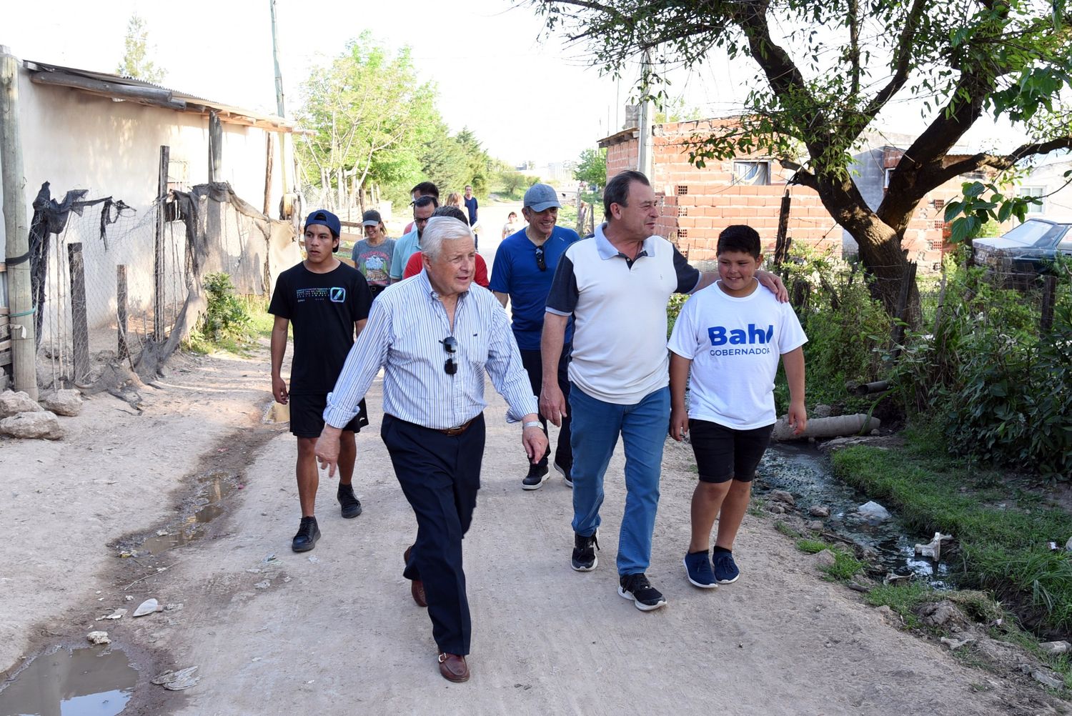 Lauritto cerró la campaña caminando por la ciudad
