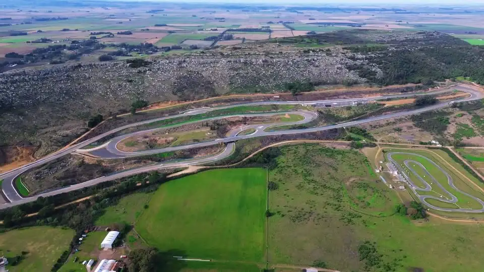Vista aérea del Autódromo Municipal “Juan Manuel Fangio” de Balcarce.