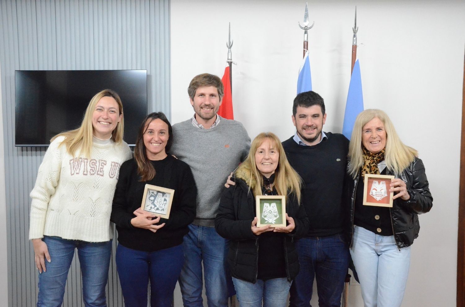 En el Palacio Municipal, las tres emprendedoras recibieron obsequios.