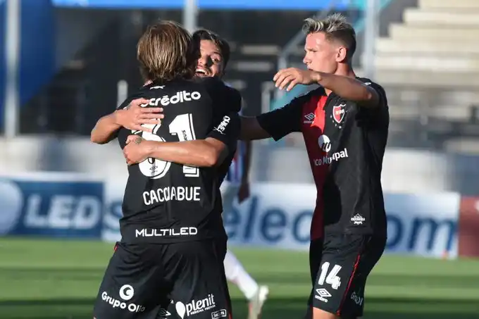 Newell's hizo lo justo para superar una ronda
