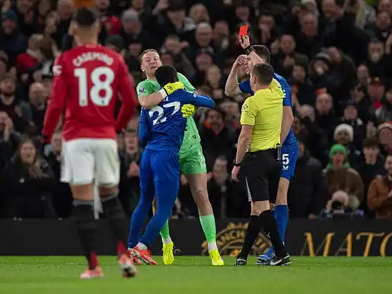 Manchester United perdió de local frente a Everton