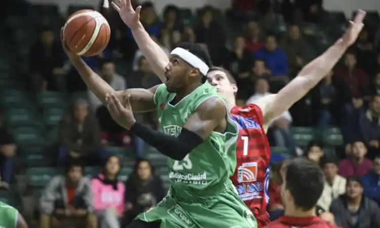 Quilmes vuelve a tener en la mira a Baxley