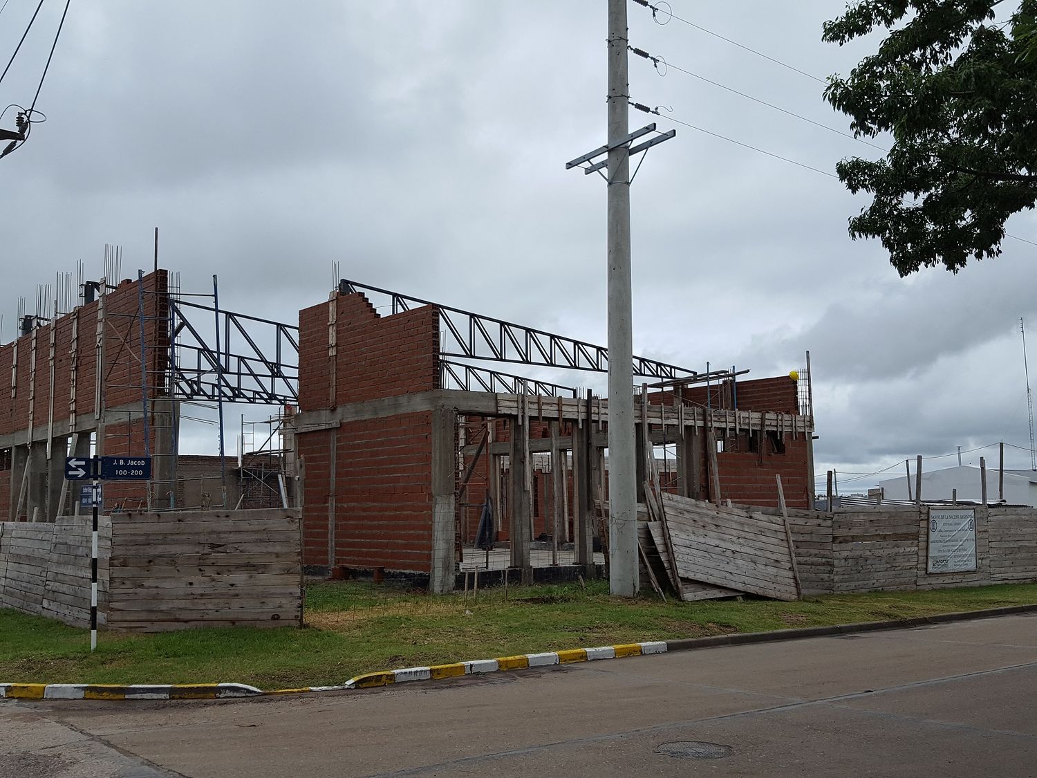 Esperan redeterminación de precios para reanudar la obra del edificio del Banco Nación