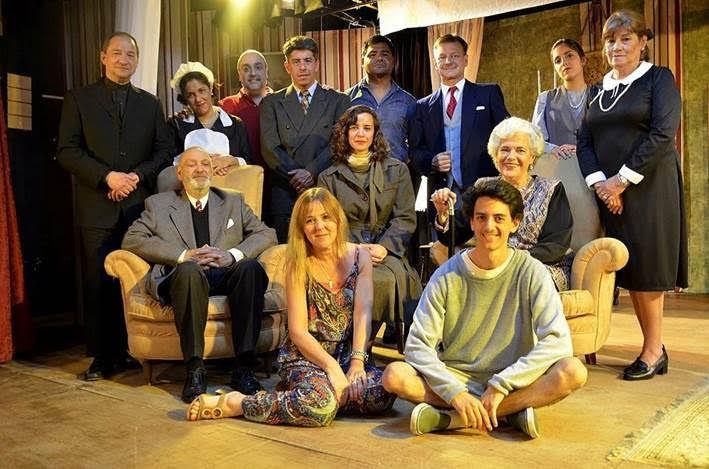 Vuelve a escena "Los Árboles Mueren de Pie”
