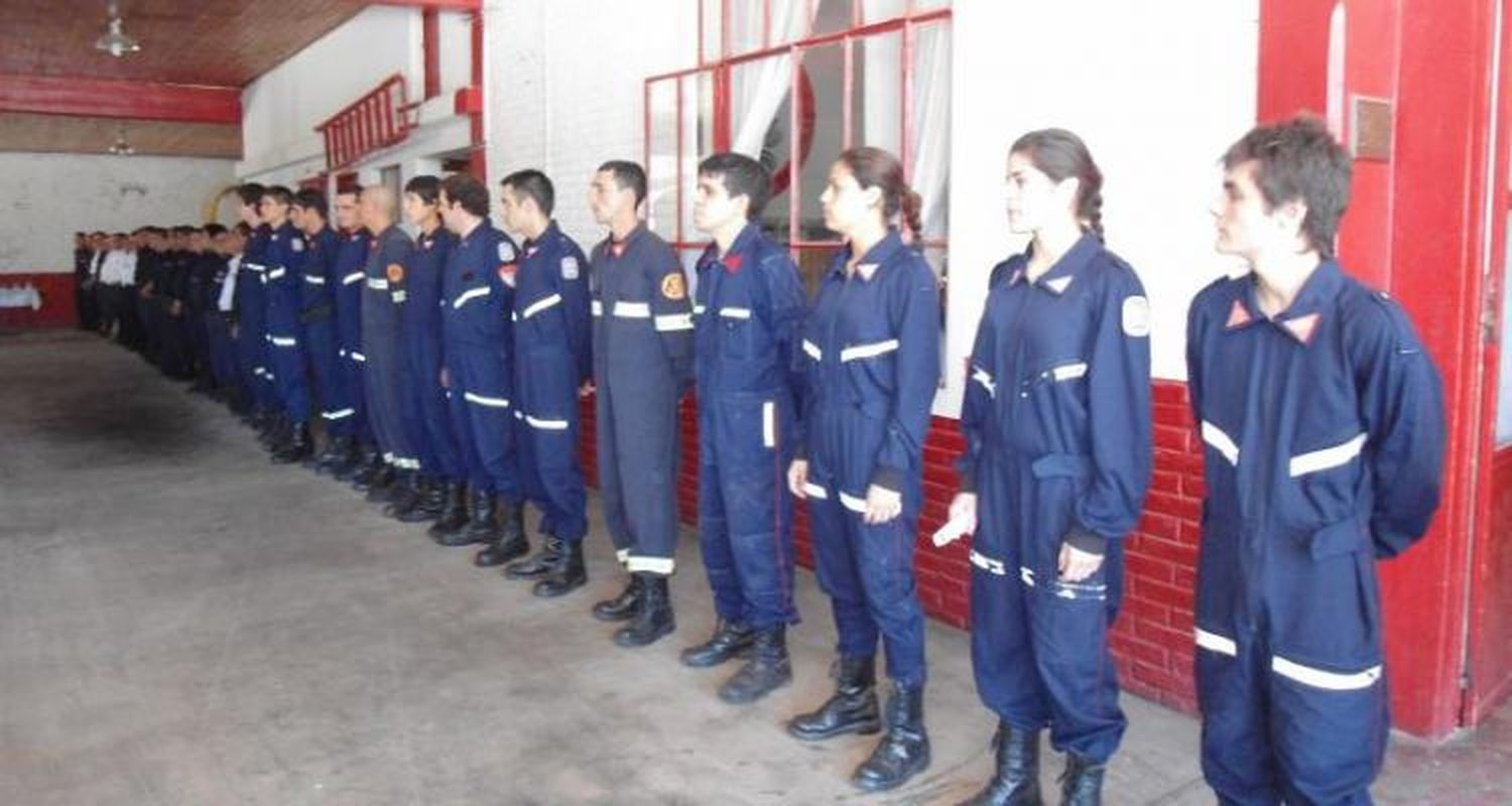 Bomberos: 14 nuevos miembros en el cuerpo activo