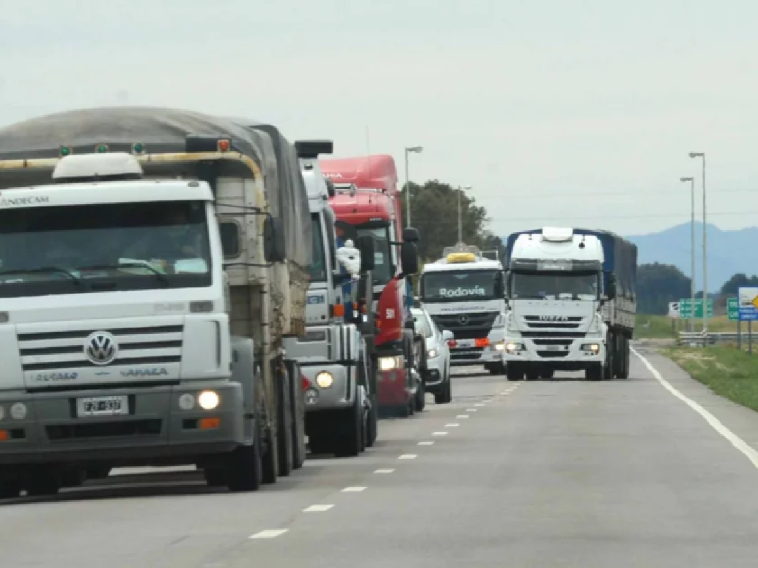 El Gobierno garantiza el abastecimiento gas y gasoil para la industria y el transporte