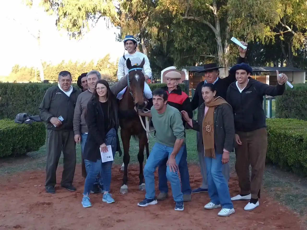 Gran jornada hípica en Gualeguay: 13 carreras y un hipódromo colmado