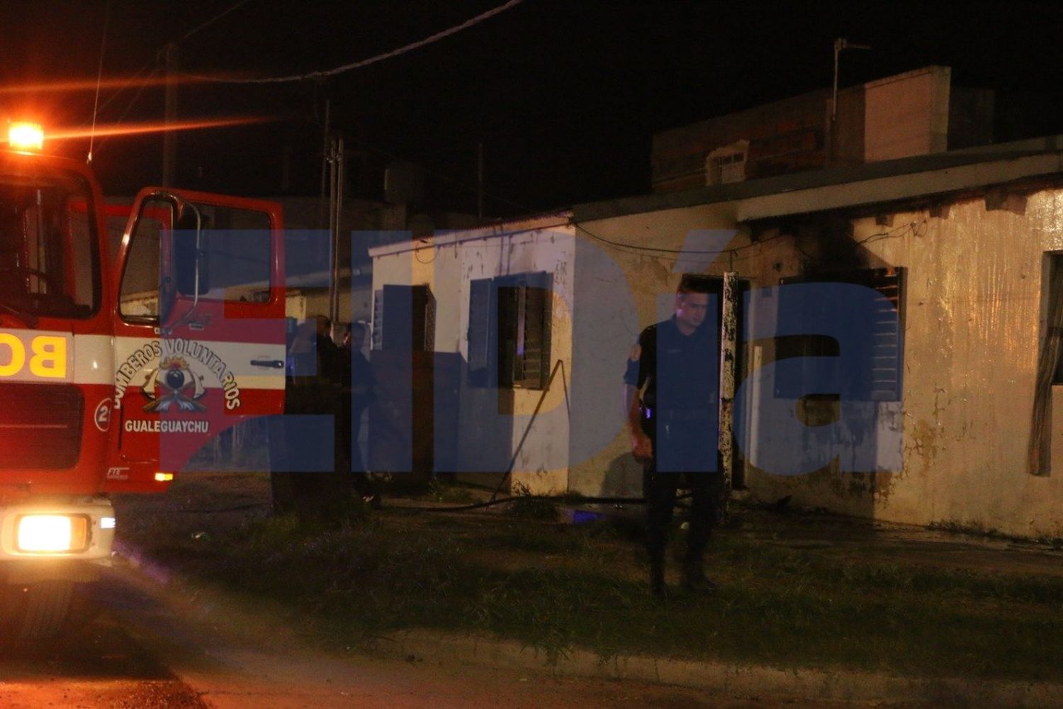 En un confuso episodio, incendian una casa:  afirman que fue un ajuste de cuentas