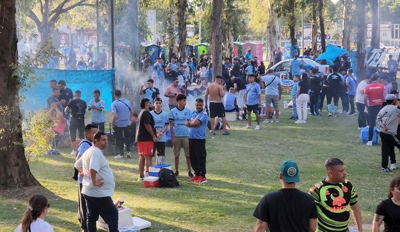 Asado y fernet en Rafaela: los hinchas de Belgrano coparon la ciudad