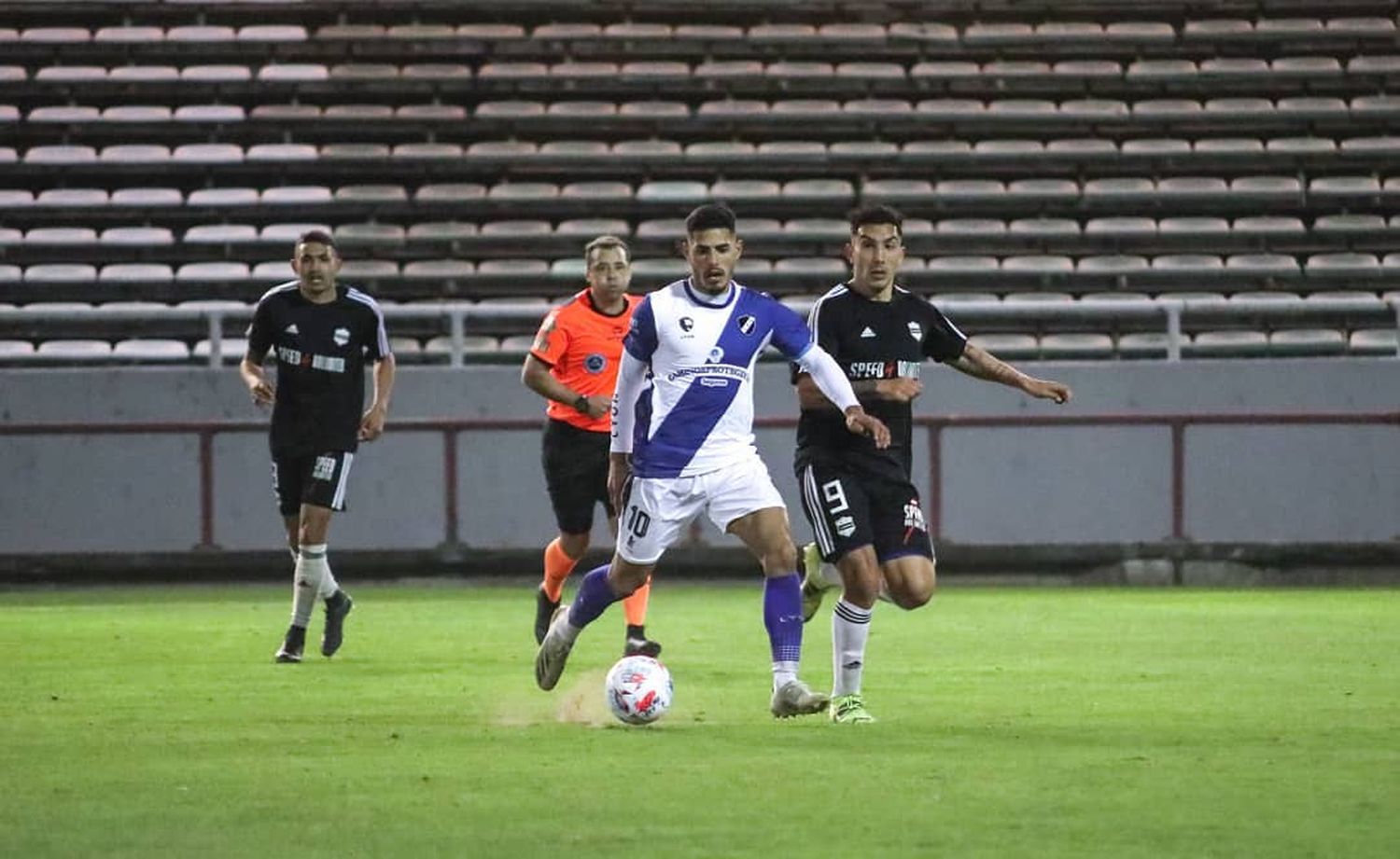 Jaurena en duda para el partido ante Tigre