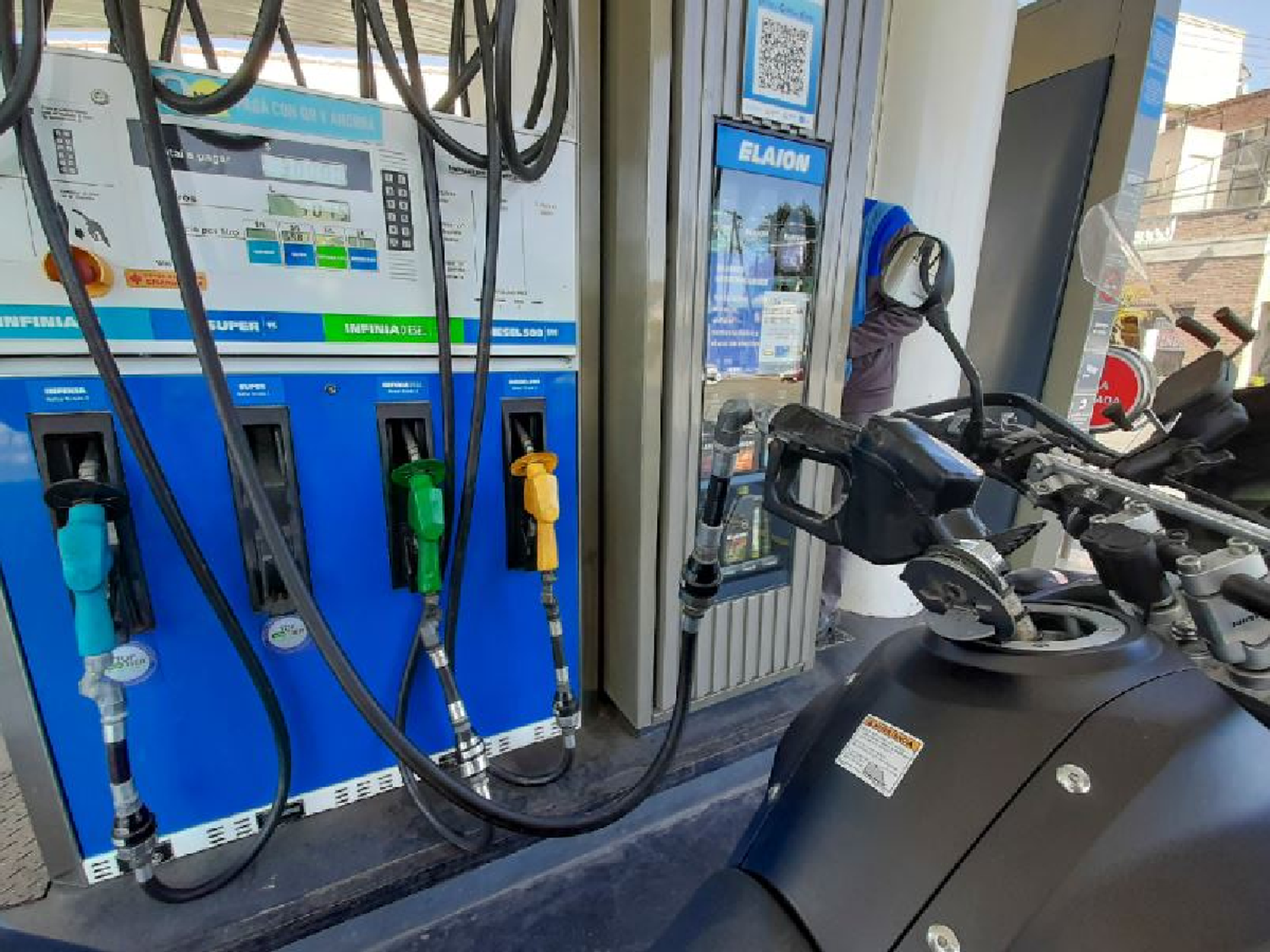 Volvieron a aumentar los precios de las naftas en casi todo el país