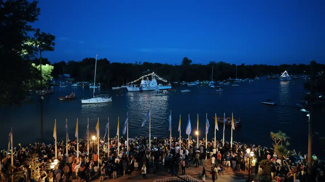Con su tradicional procesión náutica, el municipio de Tigre celebra el Día de la Virgen