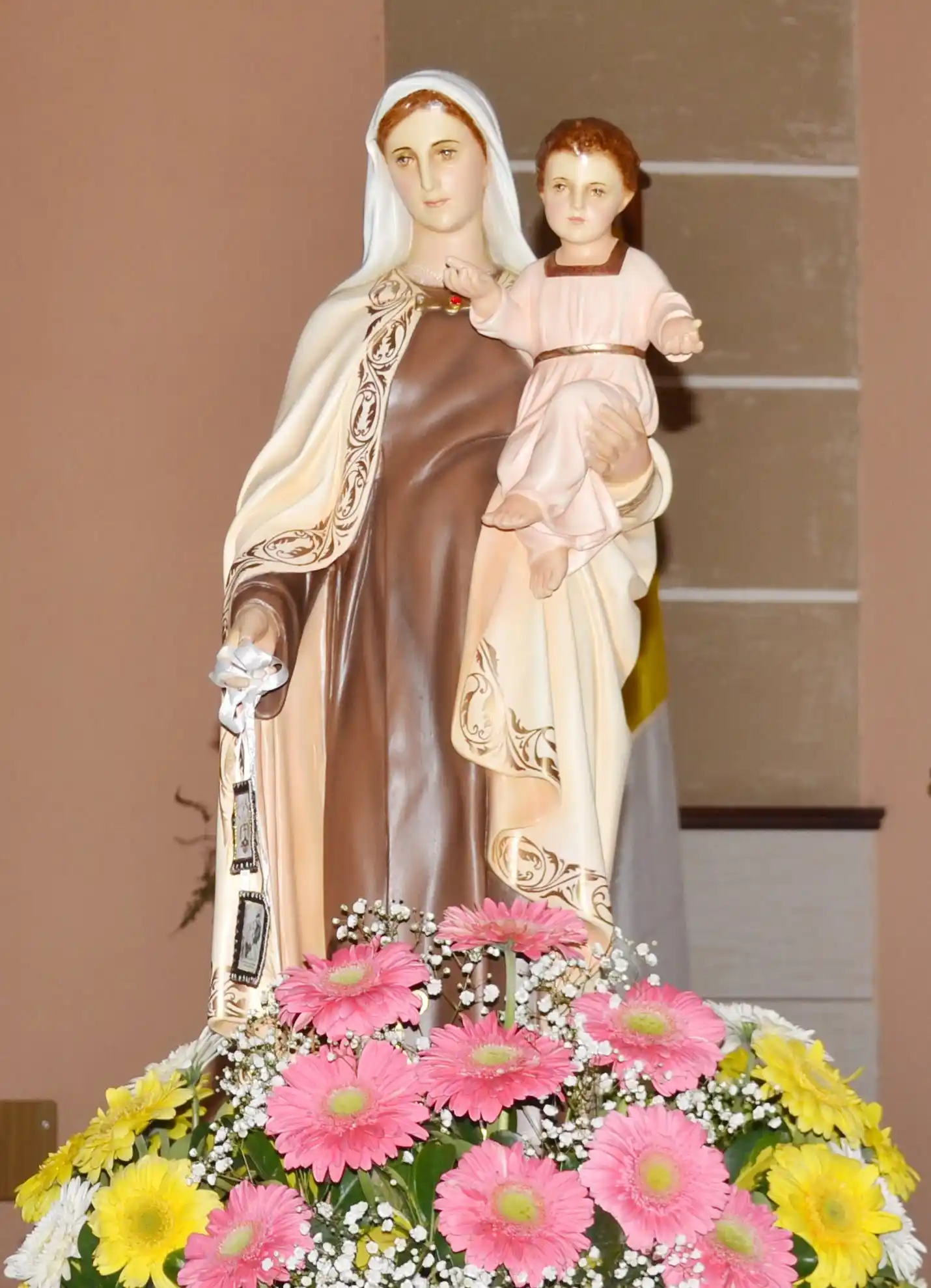 Novena Patronal: “Como María, templo de Dios, irradiemos vida”