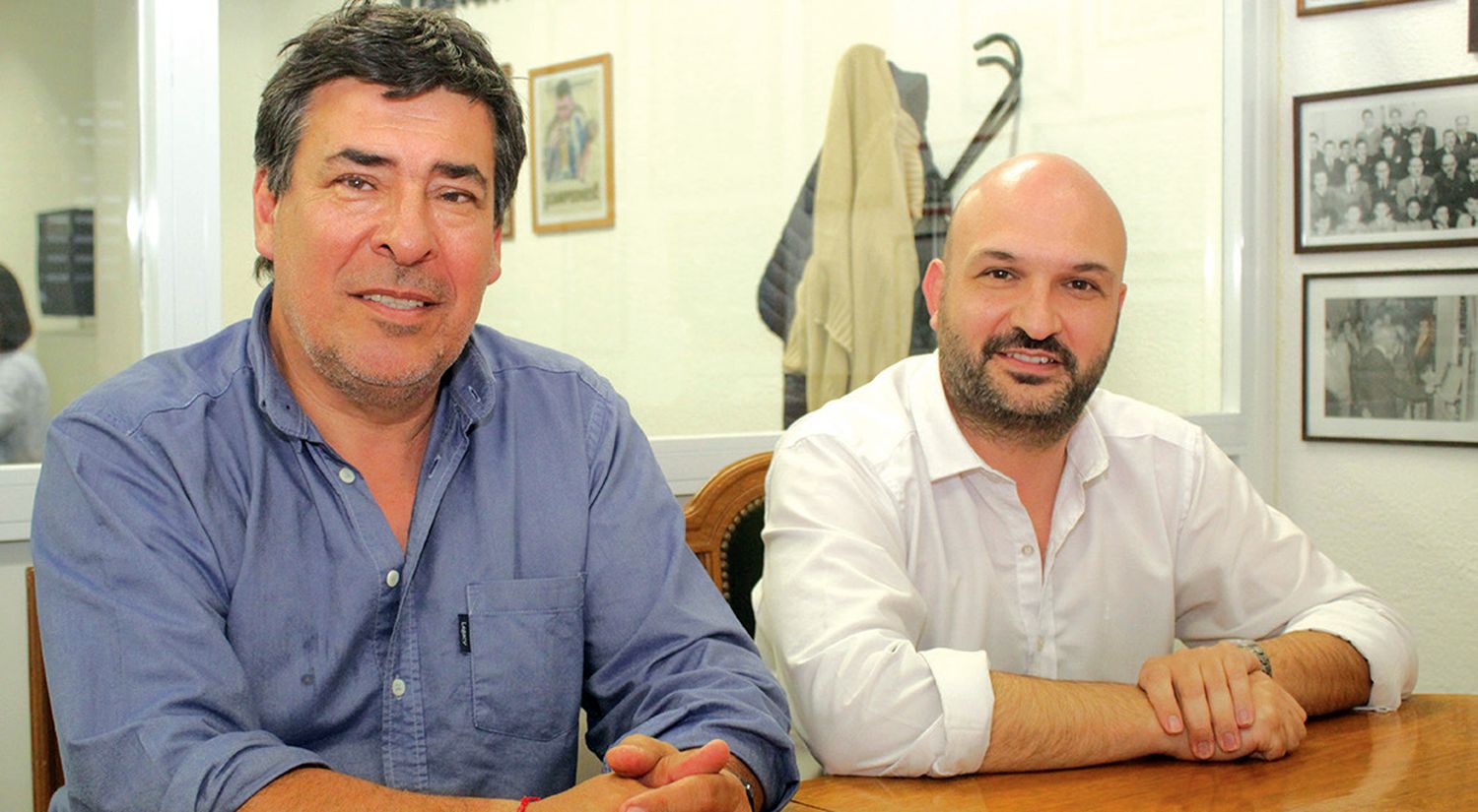 Autoridades. José Luis Ruiz y Hernán González Ortiz, de la Sociedad Española