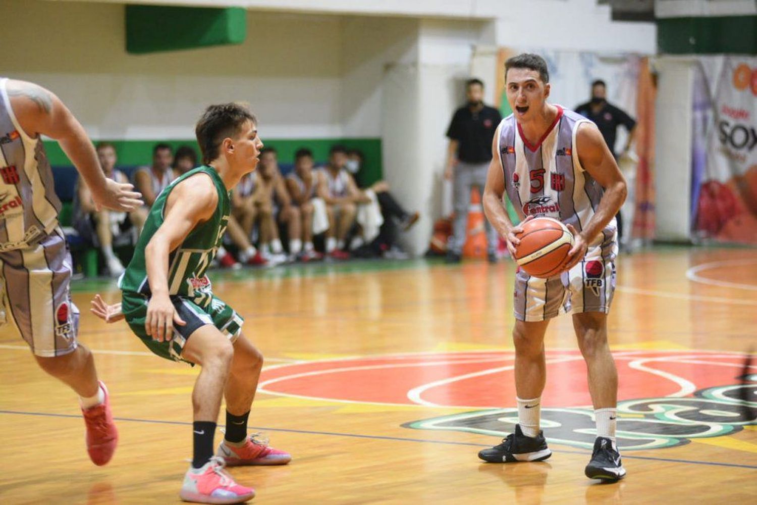 Manu Gómez: Festejo de Central que sigue invicto.