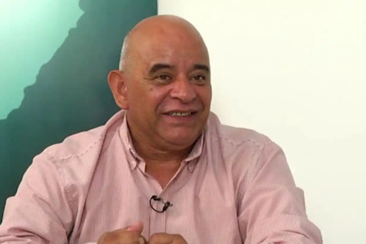 Constantino evitó la intervención de Gilbert y aceptó la licencia del HCD