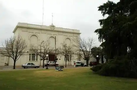Denuncian despidos municipales en General Villegas