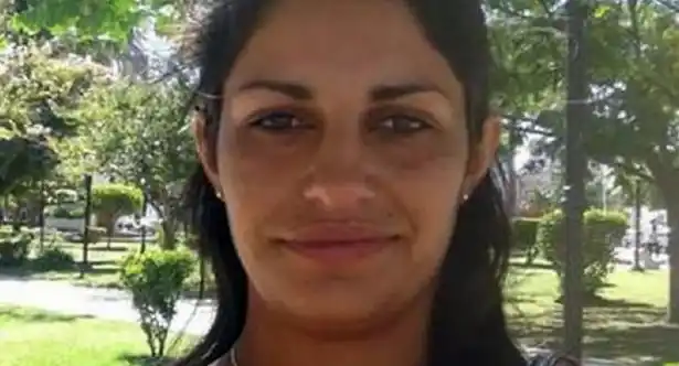 Pilar: Asesinan a puñaladas a una mujer delante de sus hijos