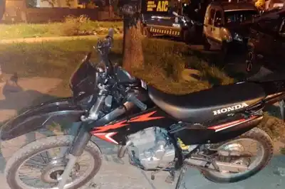 Tiroteo y persecución en Santa Fe: un policía de civil se enfrentó a delincuentes que robaron una moto
