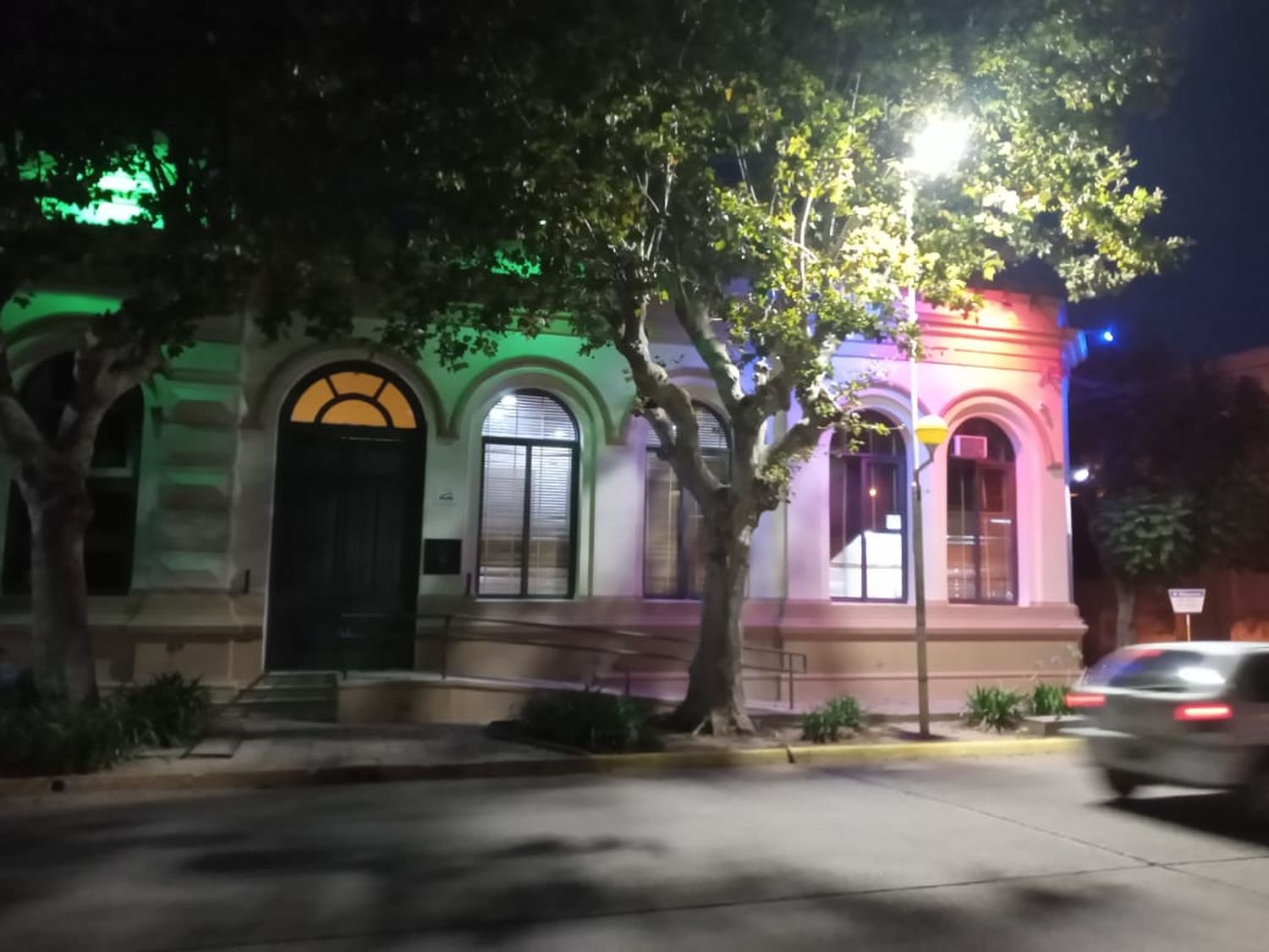 Municipalidad: “Luces prendidas las 24 horas, de lunes a lunes”