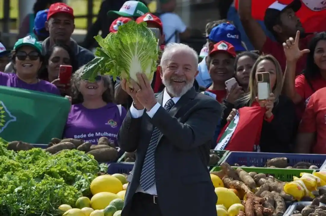 Lula celebra la disminución de la desigualdad en Brasil.