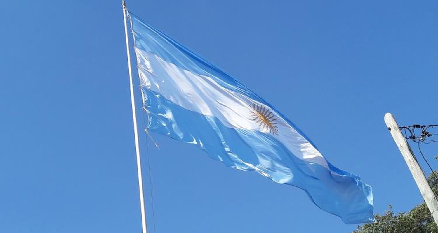 20 de Junio: Proponen colocar banderas argentinas en frentes y vidrieras