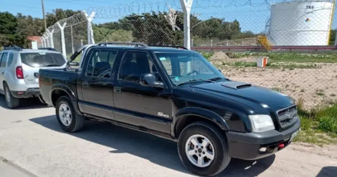 Camioneta sustraída de la calle 83