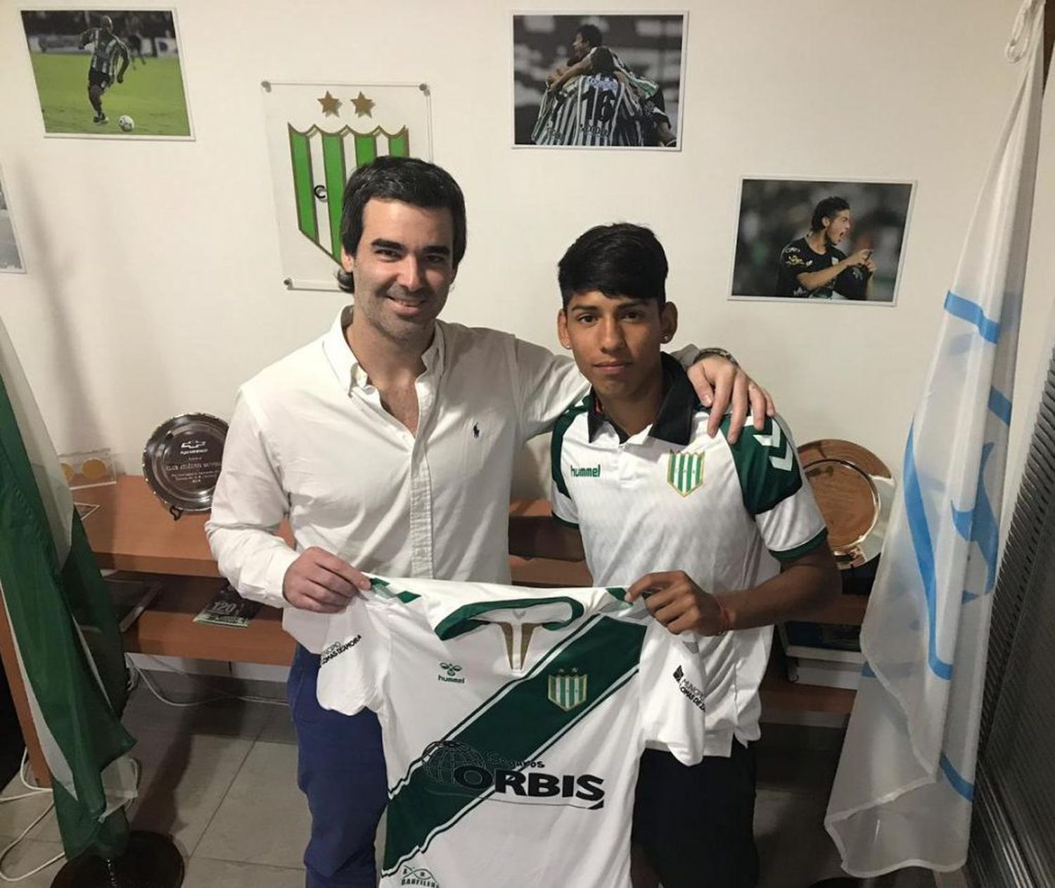 Primer contrato de Matías González con Banfield