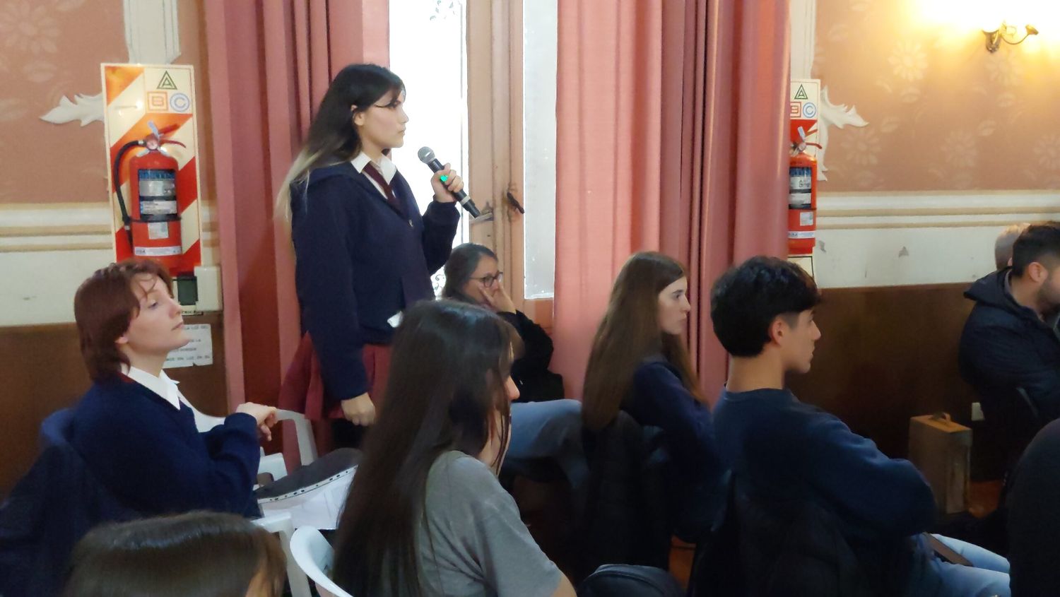 Parlamento juvenil: debatieron y eligieron representantes para la instancia provincial