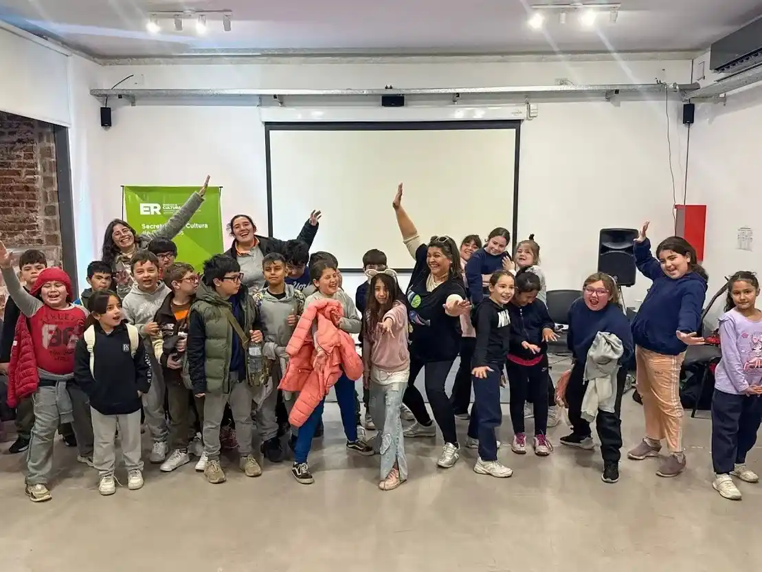 Las infancias de Paraná disfrutaron del canto y el baile en el Museo Casa de Gobierno