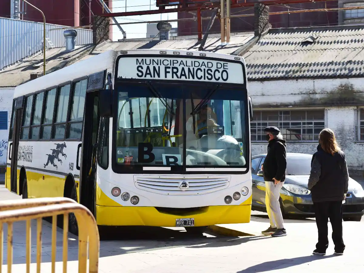 Autobuses Santa Fe se queda cuatro años más     