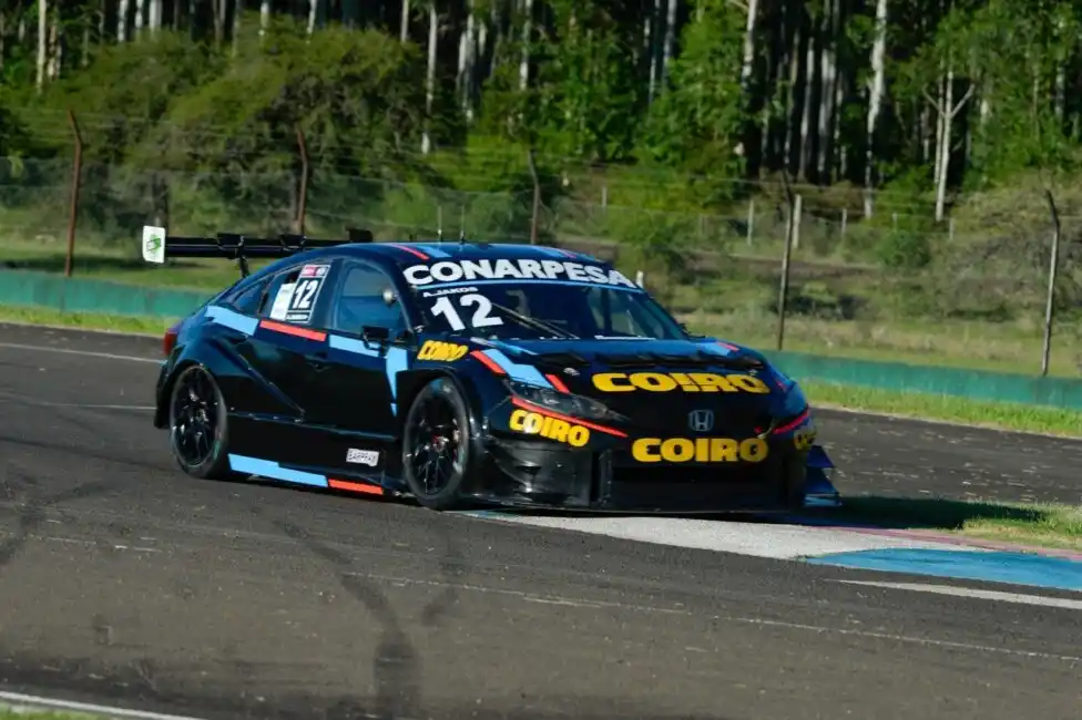 En Concordia, Jakos se sumó a la lista de ganadores de Turismo Carretera 2000