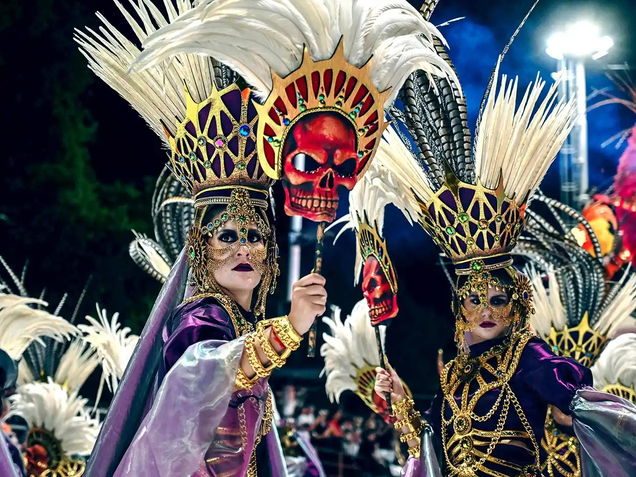 O’Bahía, la comparsa del Club Pescadores, será la encargada de abrir la pasarela de la cuarta noche del Carnaval
