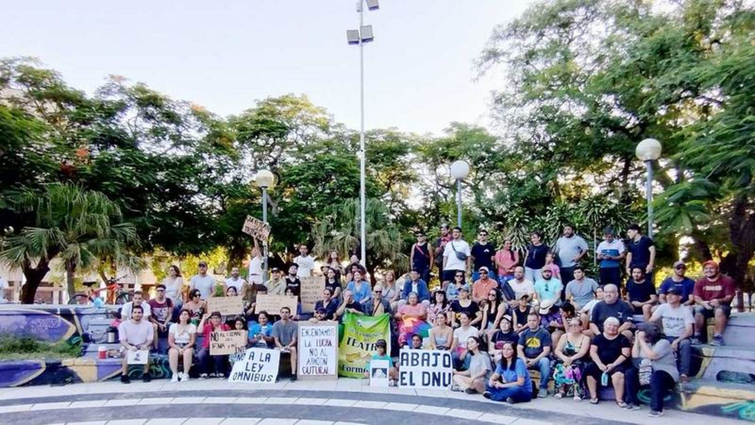 Manifestación de artistas por el desfinanciamiento al arte y la cultura