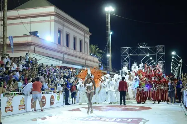 El Carnaval vuelve a ofrecer entradas accesibles para el público local