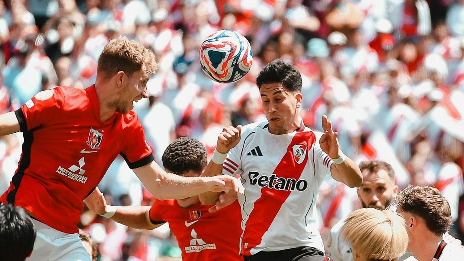 River usó la cabeza, supo aprovechar errores y tuvo un comienzo victorioso