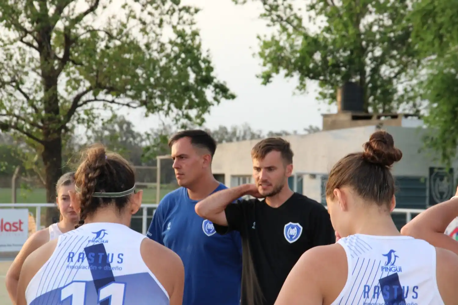 El entrenador “pingüino”, Nicolás Racca