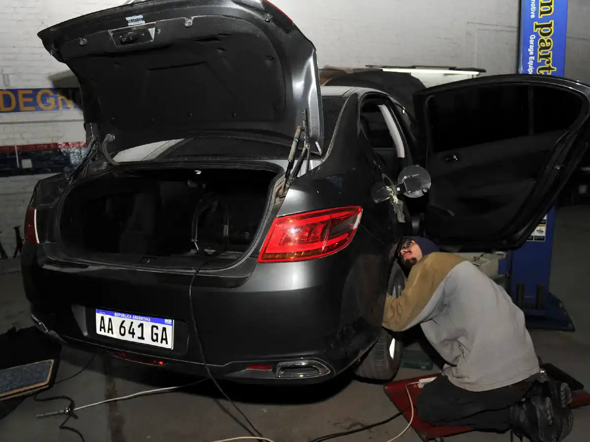 GNC: conviene ante la nafta pero el costo del equipo condiciona   