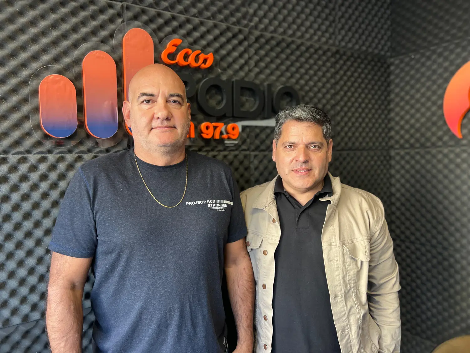 Pablo Nosek y Martín Betbeder trabajan en el armado de La Libertad Avanza en Necochea