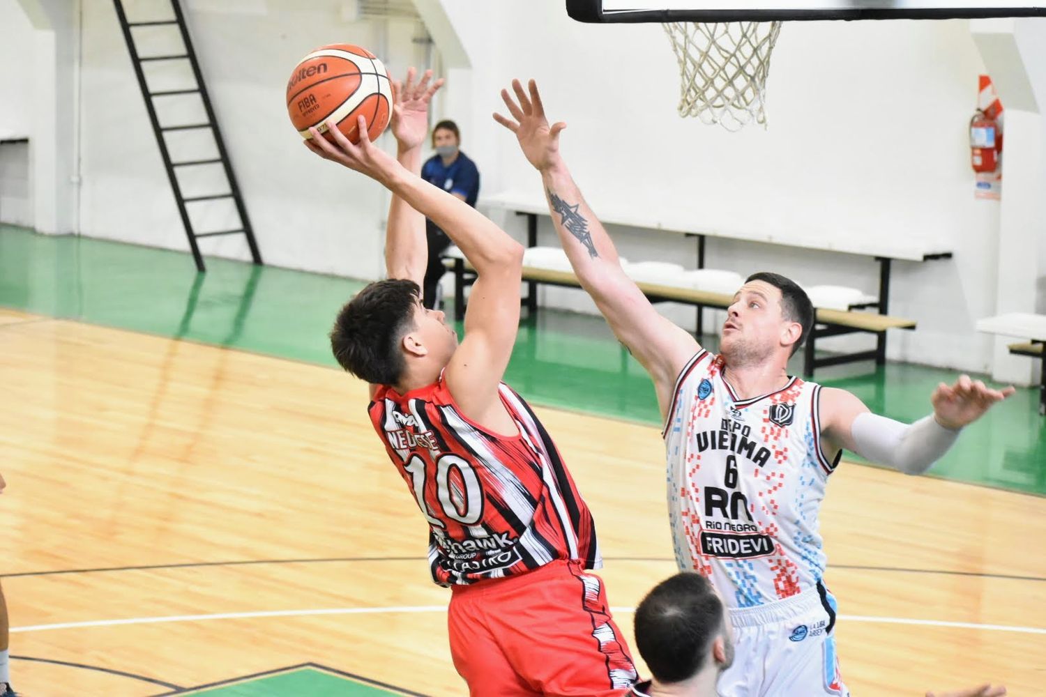 Quilmes decayó en el final y perdió con Deportivo Viedma