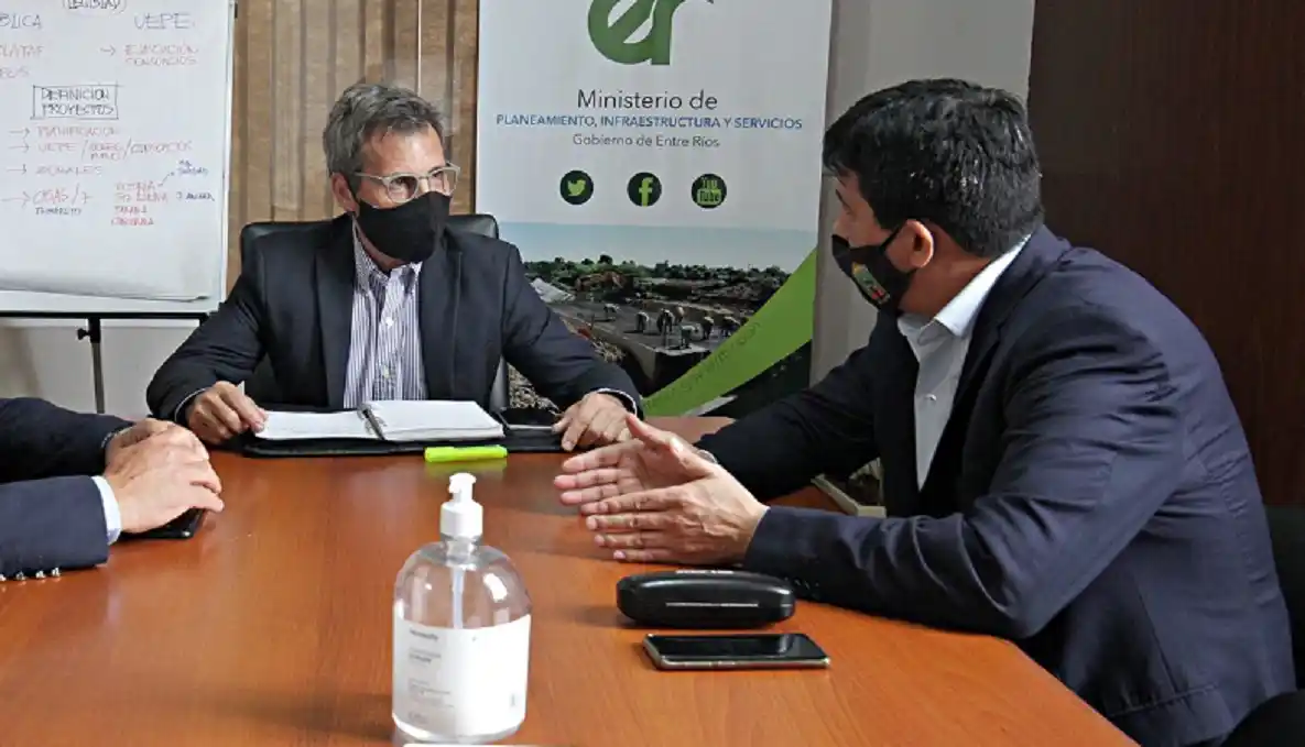 Repasaron la marcha de las obras que se realizan en Villa Paranacito