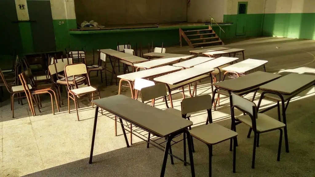 Entregaron la segunda tanda de mobiliario escolar reciclado