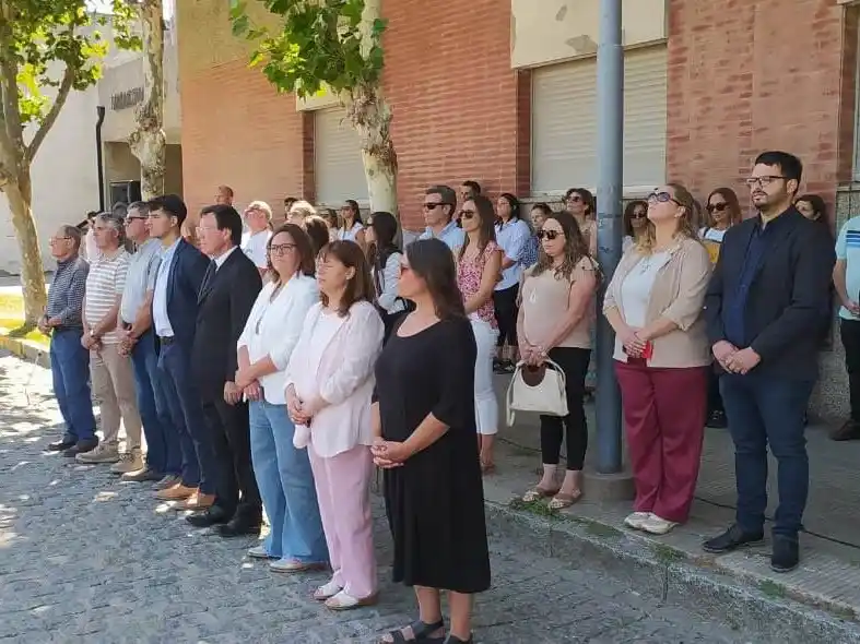 El acto oficial se desarrolló en la Plaza Central
