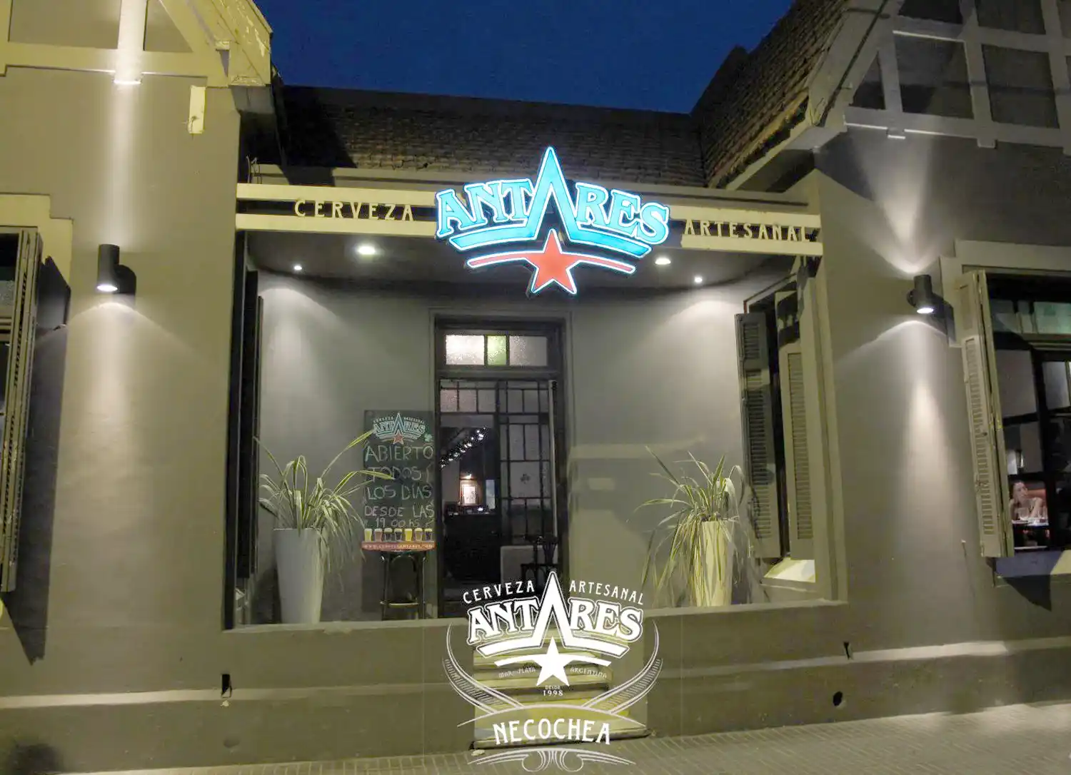 Antares. Continua siendo el punto de encuentro principal de toda la comunidad de Necochea